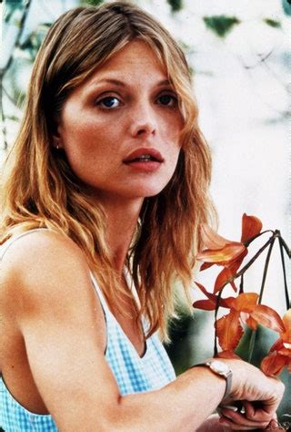 18 Captivating Archive Images Of Michelle Pfeiffer